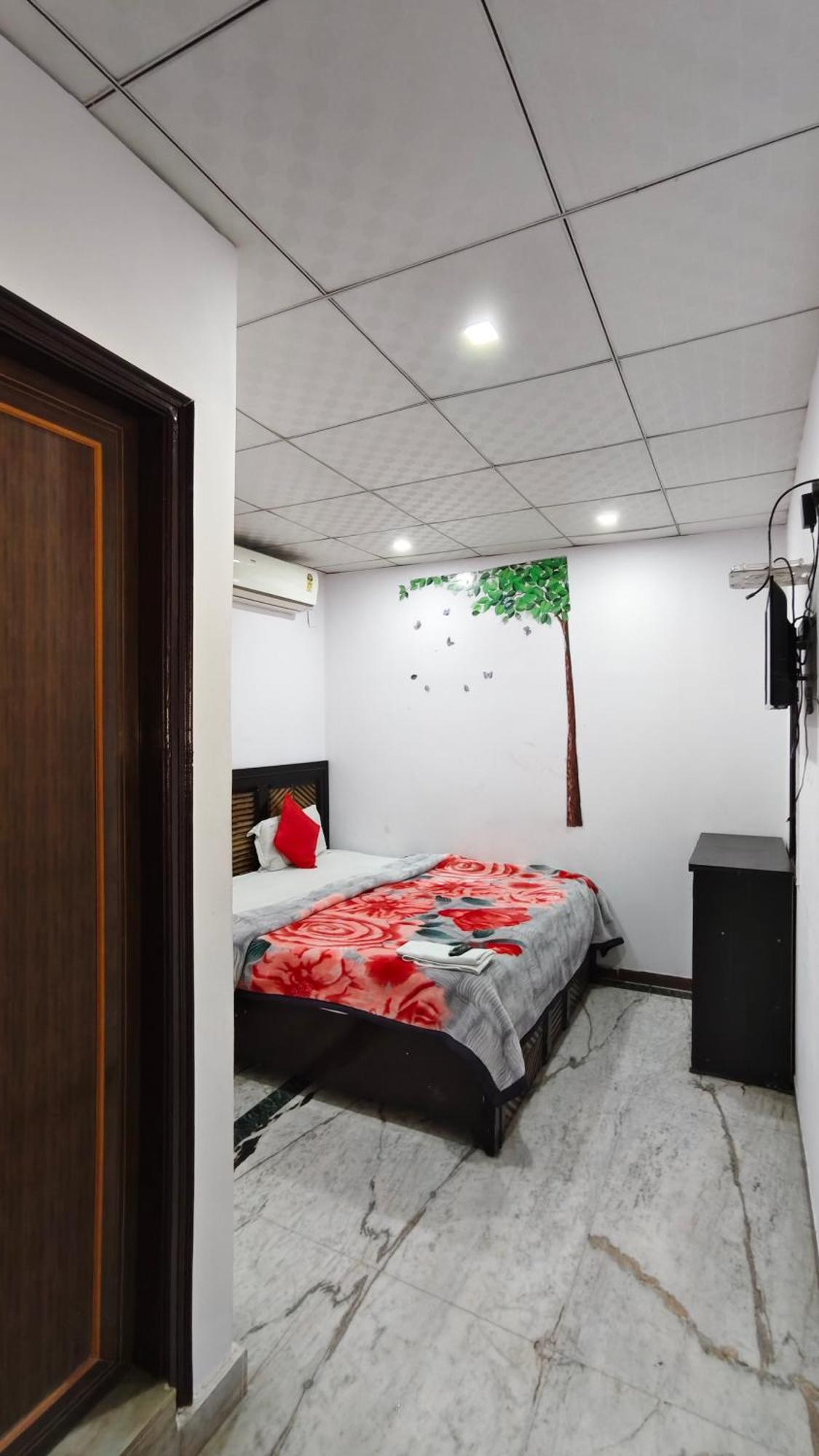 Rajdhani Guest House Faridabad Eksteriør bilde