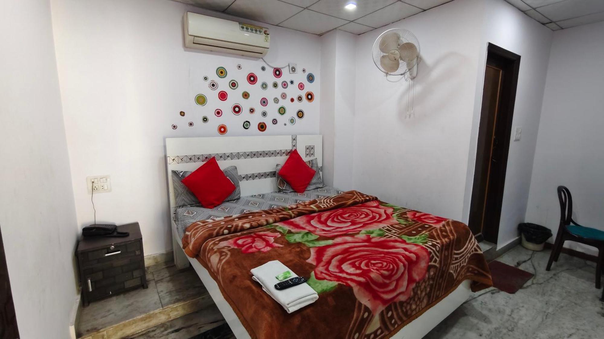 Rajdhani Guest House Faridabad Eksteriør bilde