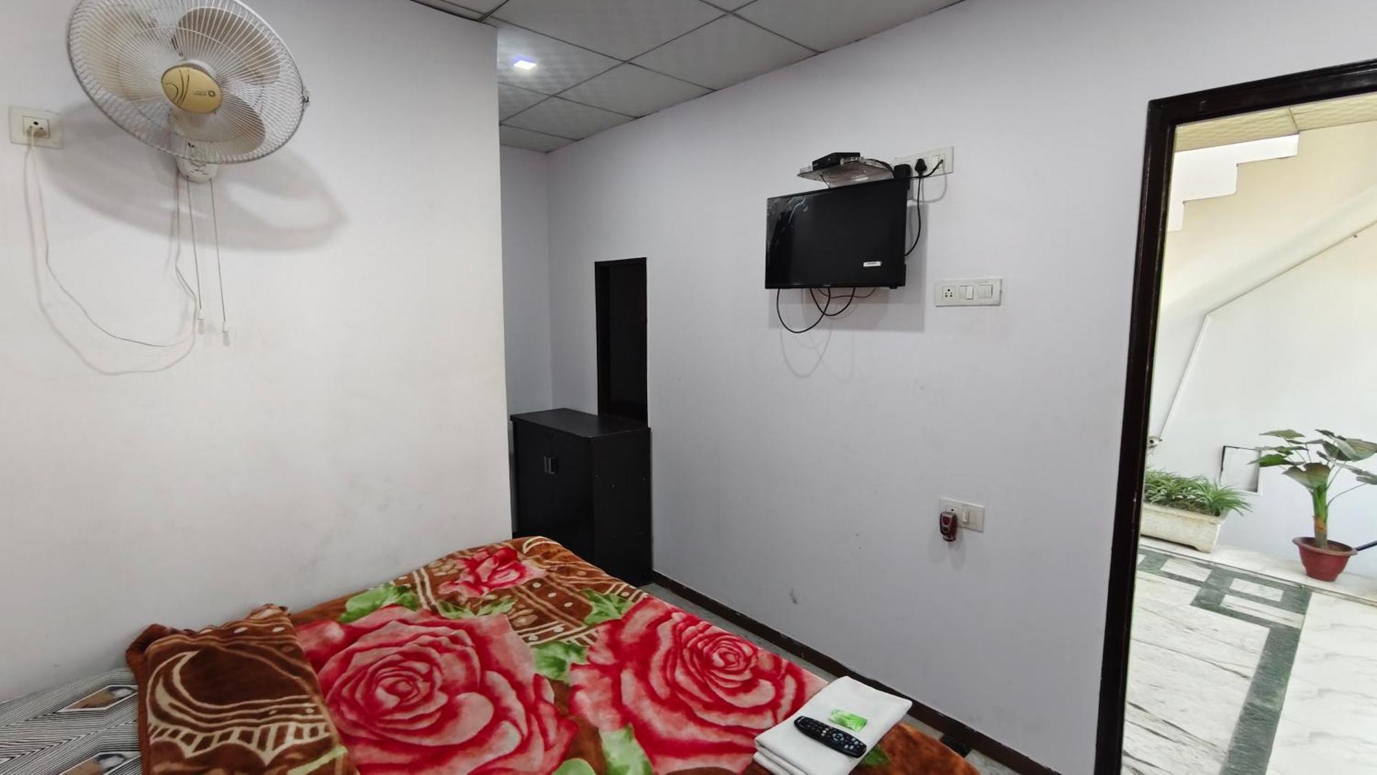 Rajdhani Guest House Faridabad Eksteriør bilde